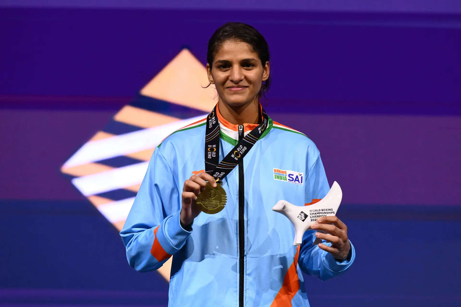 World Boxing C'ships: Historic night for India! Jaismine wins gold, Nupur clinches silver