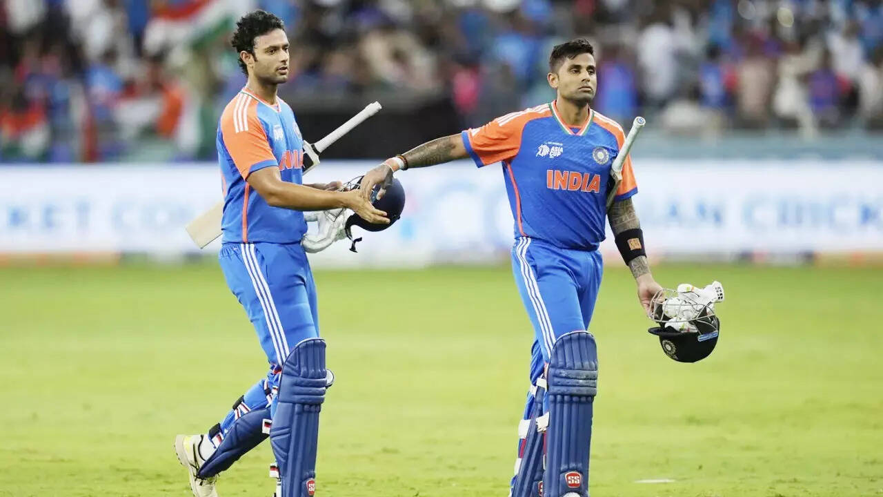 IND vs PAK LIVE: Kuldeep Yadav takes three wickets as IND restrict PAK to 127/9 in Dubai