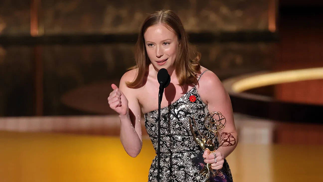 Hannah Einbinder’s Emmy win goes viral; Eagles fans hyped by ‘Go Birds’ shoutout