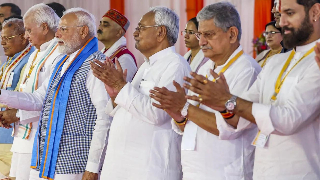 'Leader sitting with us': Nitish goes off script; 'reveals' what led to JD(U)-BJP split