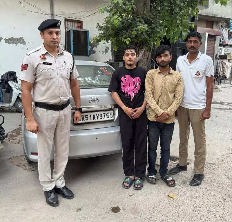 Three injured as two pelt stones at home after parking dispute in Gurgaon, land in police net