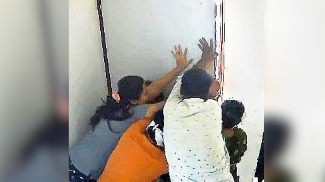 Gujarat horror: Inter-caste marriage turns violent; wife kidnapped by relatives, FIR filed