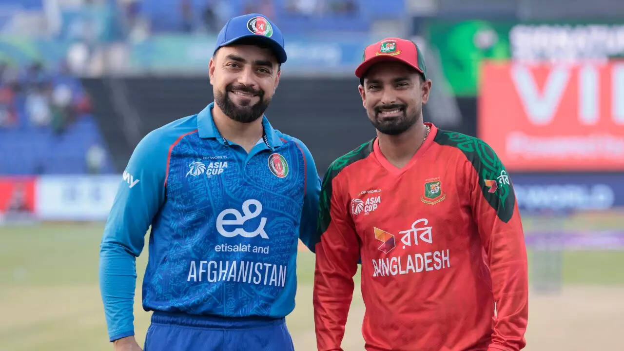Asia Cup LIVE: Late wickets dent B'desh's finish against Afghanistan