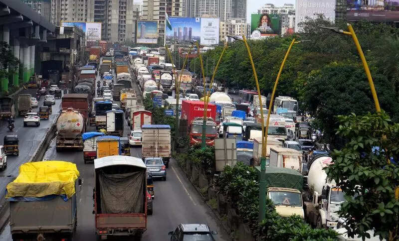 Thane police restrict heavy truck movement for eighteen hours daily to ease traffic congestion