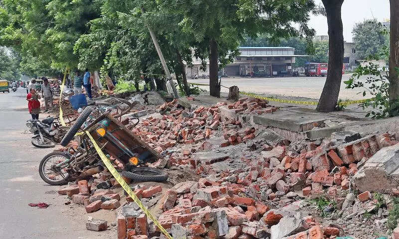 Wall collapses in Ahmedabad, one dead