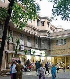 Unregistered lab staff at KEM may face ouster