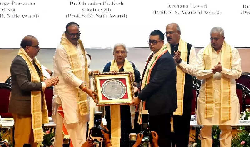 Docs must treat all with compassion: Guv