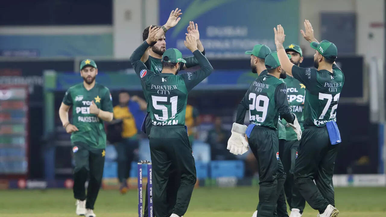 Asia Cup LIVE: Fakhar Zaman and Salman Agha steady Pakistan after early collapse