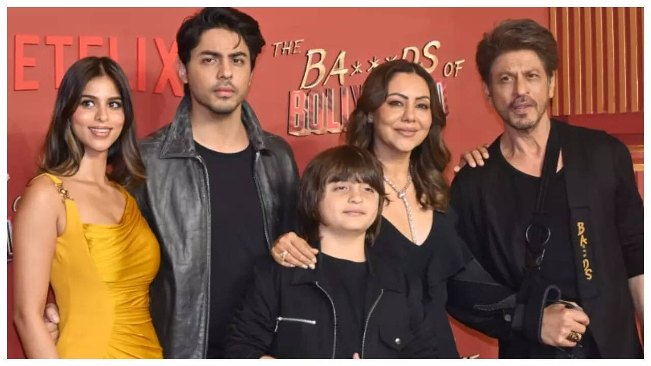 Khan family join Aryan for 'Ba***ds of Bollywood' premiere