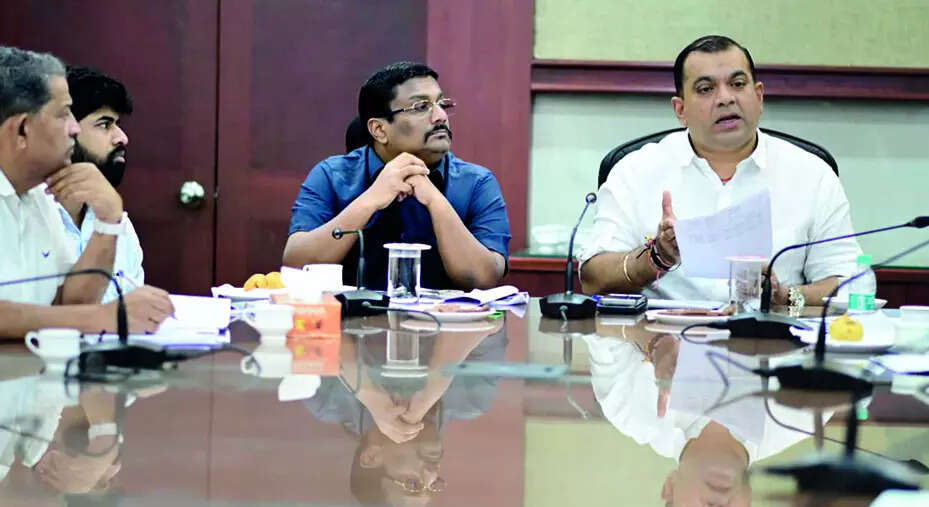 Colva beach shops to be moved until Swadesh Darshan is done