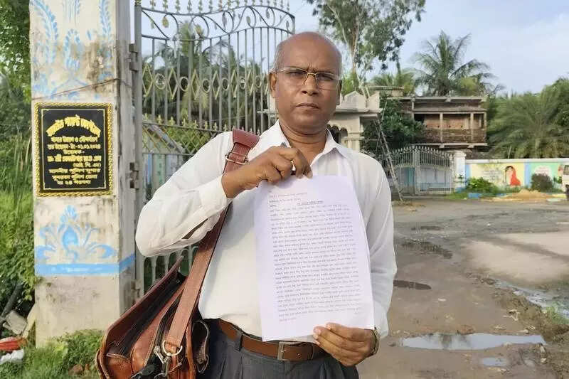 Clip of TMC man thrashing headmaster inside school goes viral, neta held