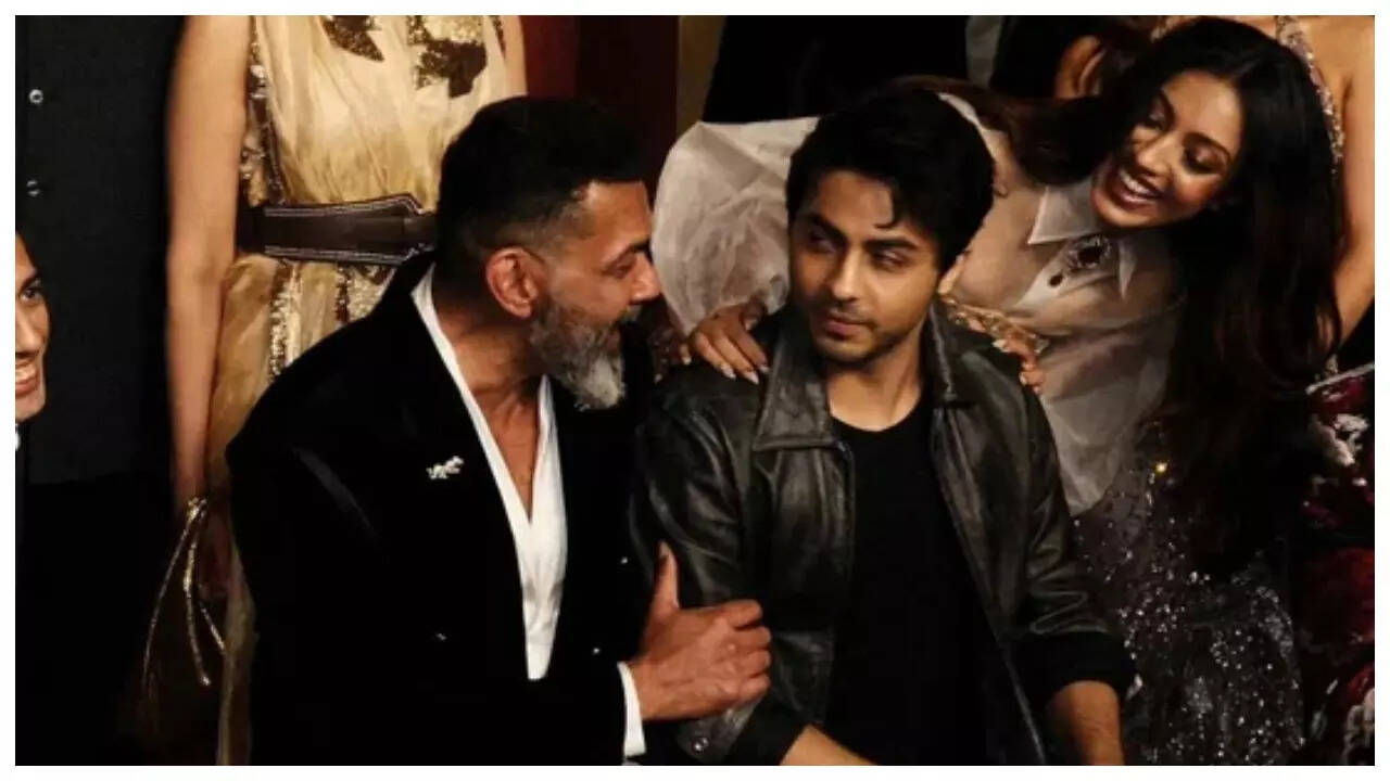 Bobby Deol tries to make Aryan Khan smile - Watch