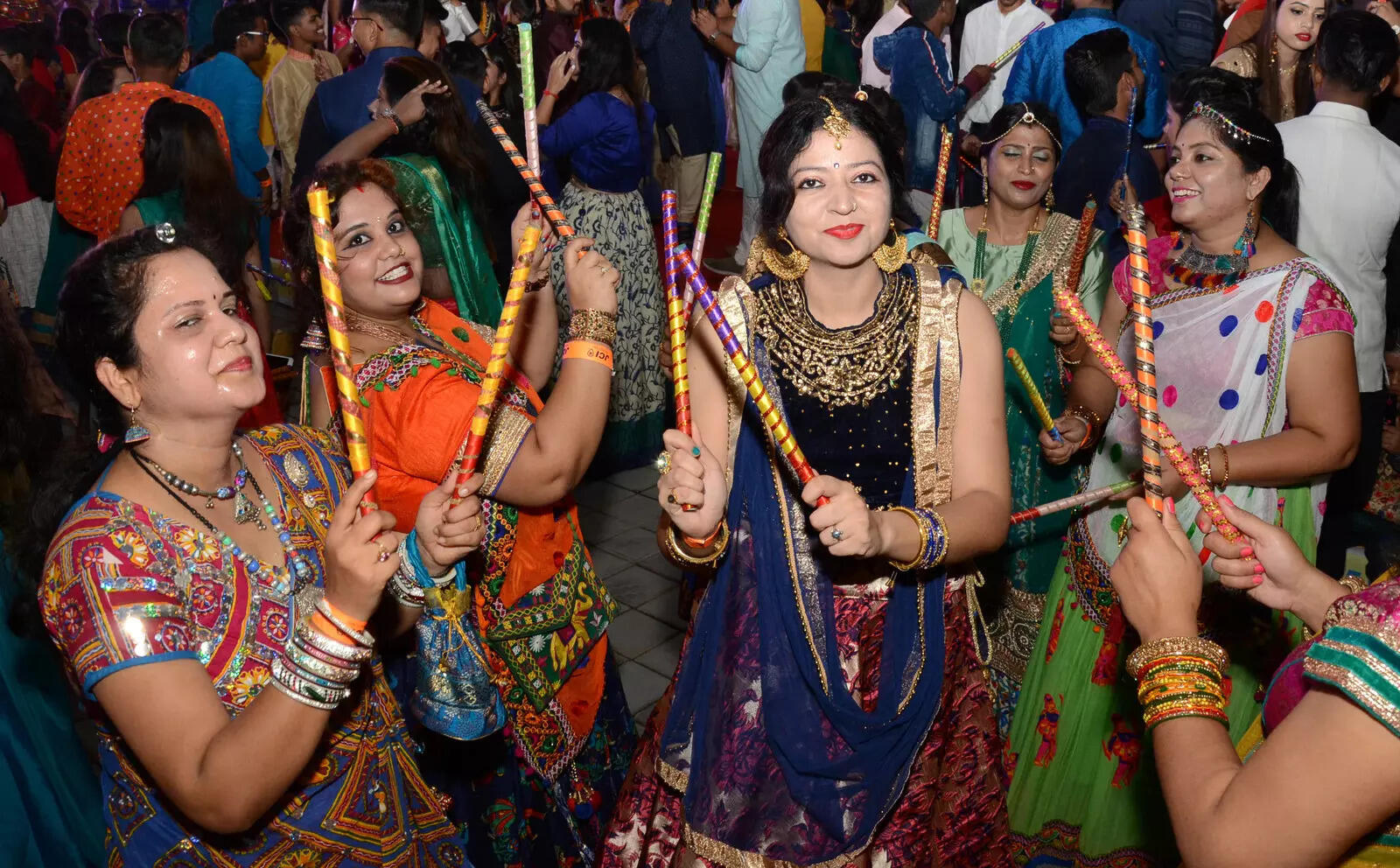 Dance studios offer crash courses as dandiya craze picks up in Ranchi