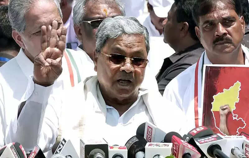 Siddaramaiah, ministers back Rahul, accuse EC of shielding vote deletion fraud
