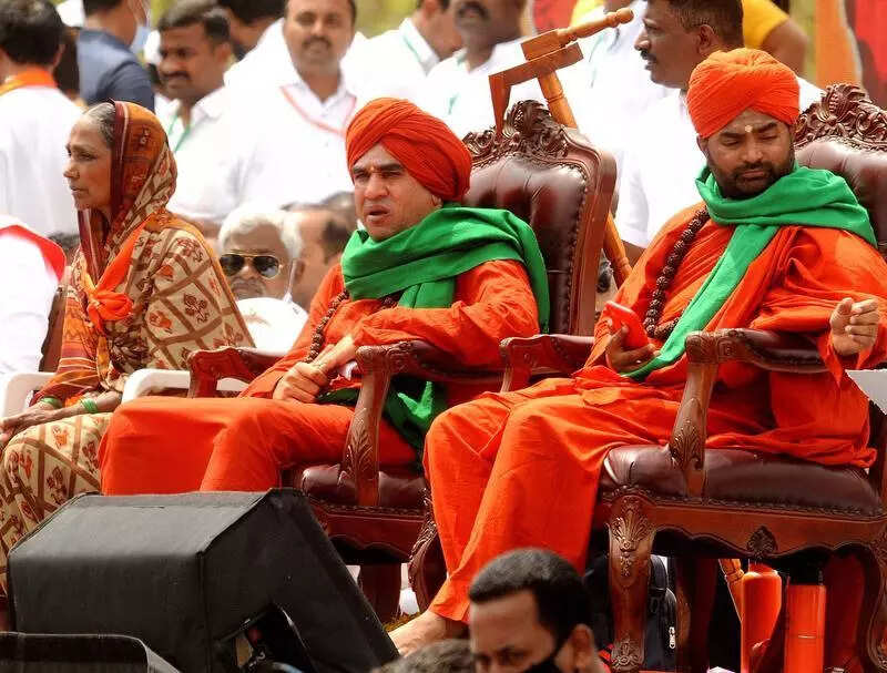 Ahead of caste census, Lingayats’ differences over religion deepen