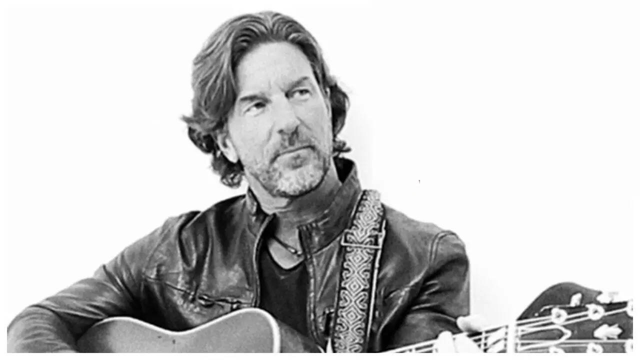 Brett James loses his life in a plane crash