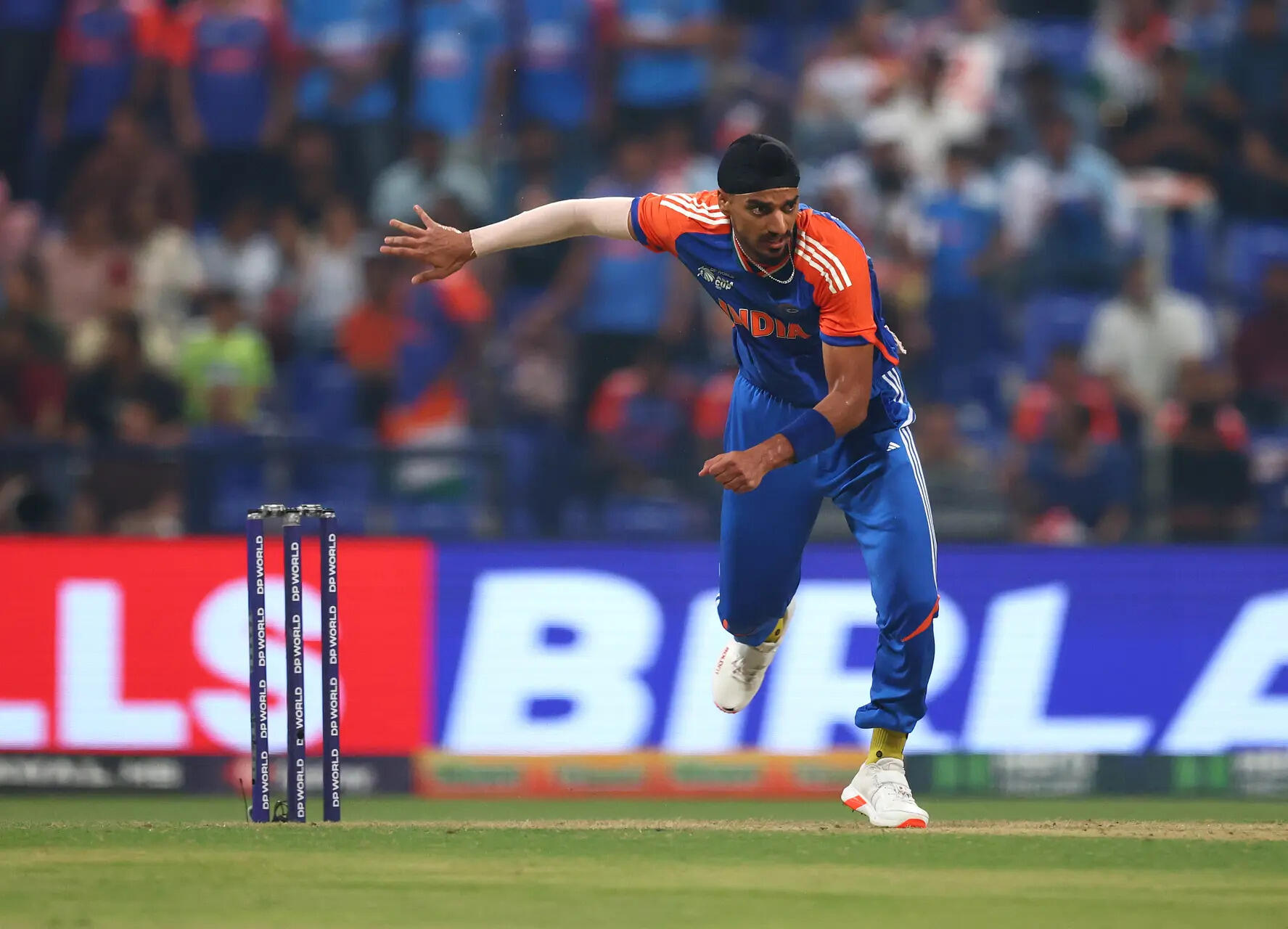 Asia Cup Live: India lose quick wickets as Hardik Pandya falls to a run out