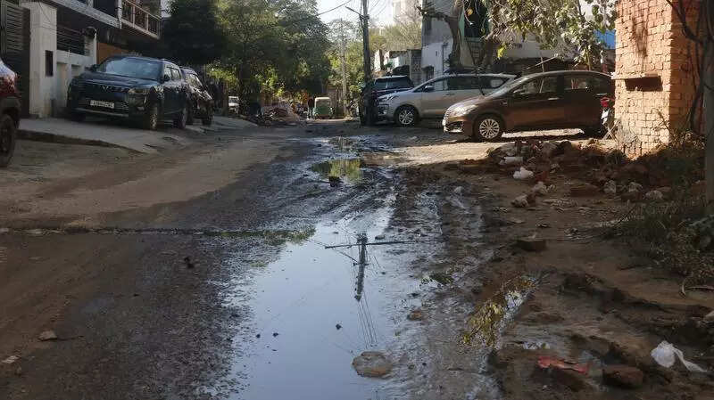 MCG chief sets October 15 deadline for civic repairs