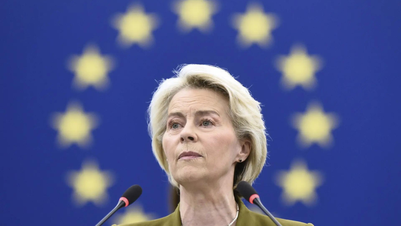 EU chief urges bloc members to sanction Russia's LNG exports