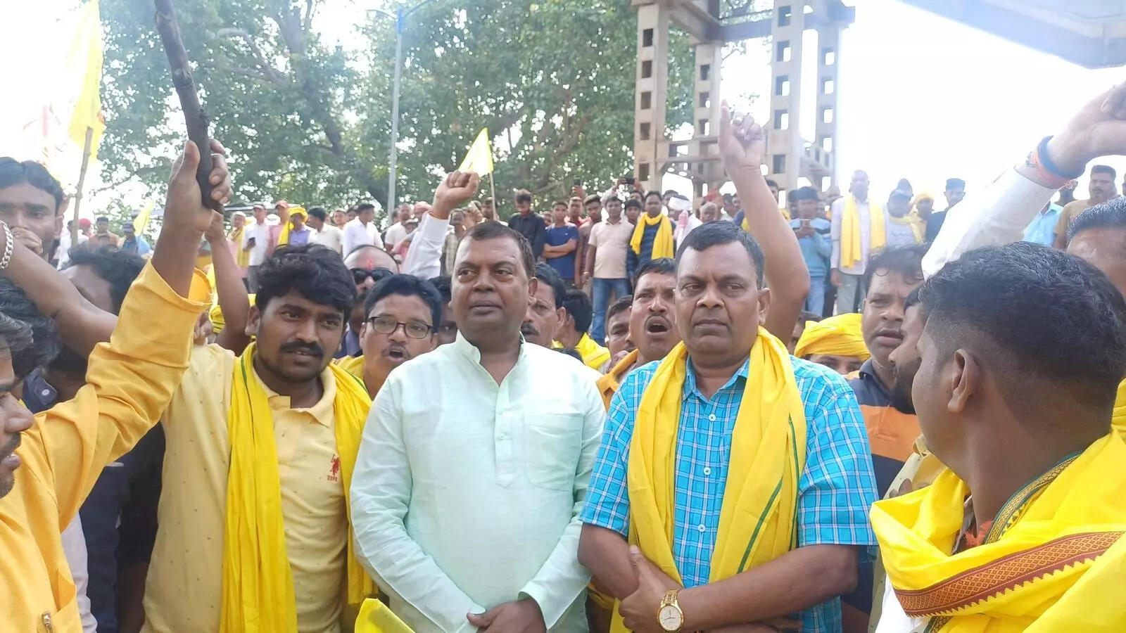 Opposition MLAs join Kurmi stir in Bokaro