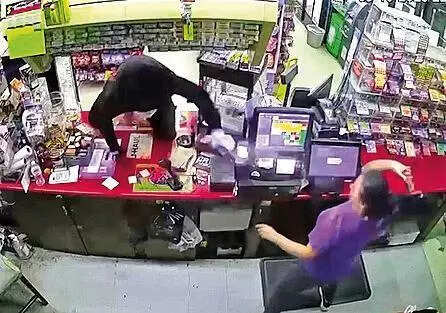 Two-minute delay in closing US store proved fatal for owner