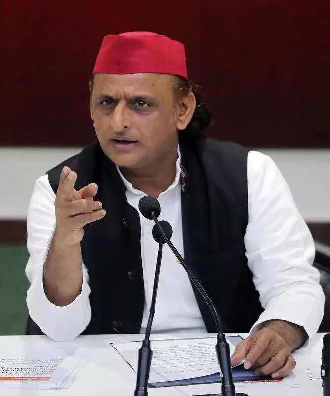 Akhilesh blames H-1B visa fee hike on India’s ‘weak foreign policy’