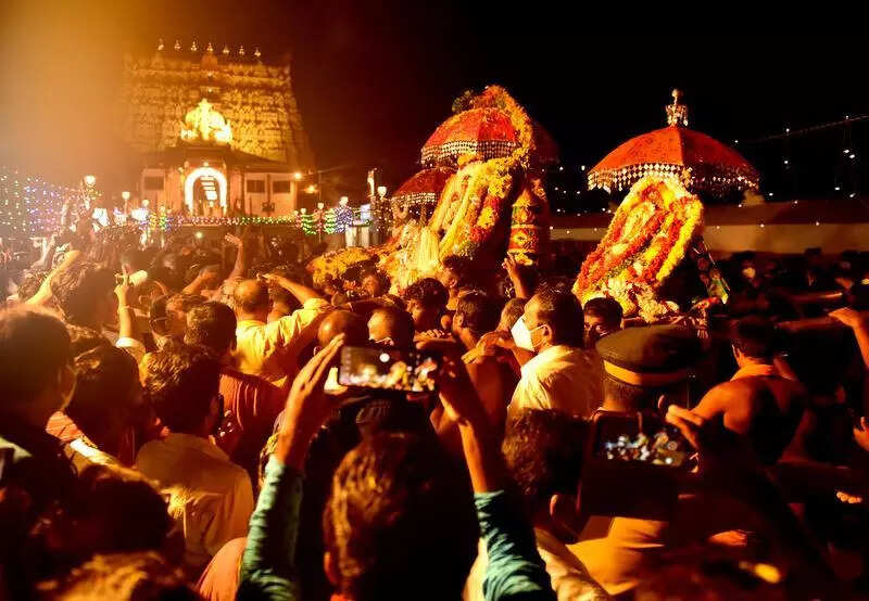 Navaratri procession to reach capital on Monday