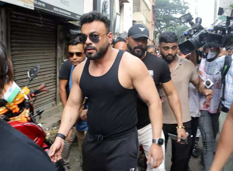 Goons open fire at S Kol gym, close shave for bizman-owner
