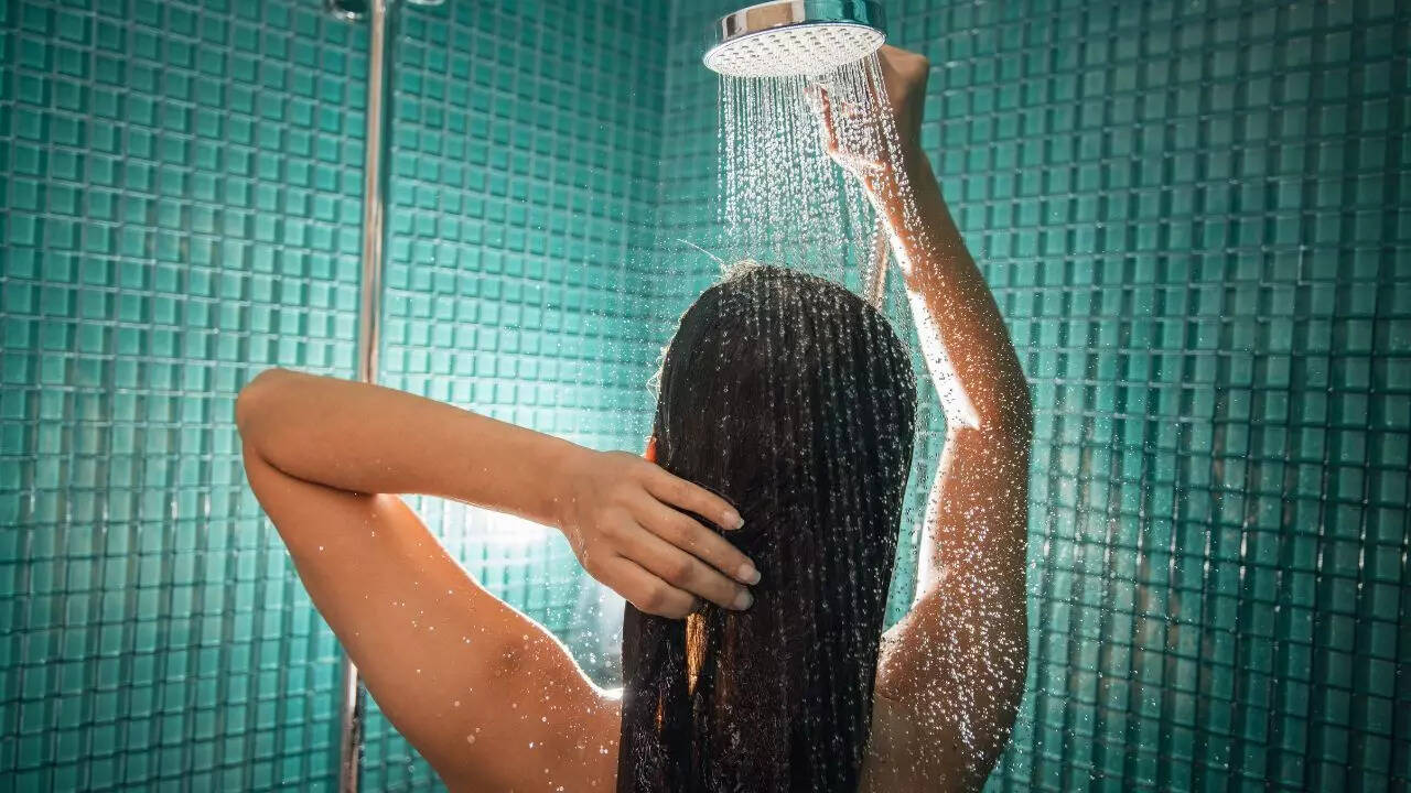 Why showering at night helps maintain your natural scent