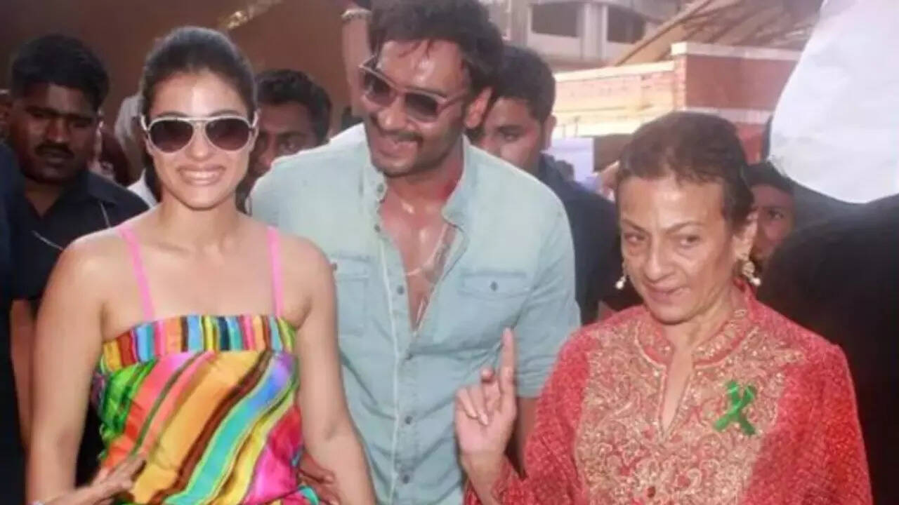 Ajay's adorable wish for Tanuja, netizens joke, 'Kajol wrote?'