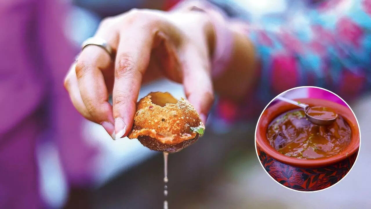 Hot favourite during pujo, puchka prices increase from ₹30 to ₹50 per plate