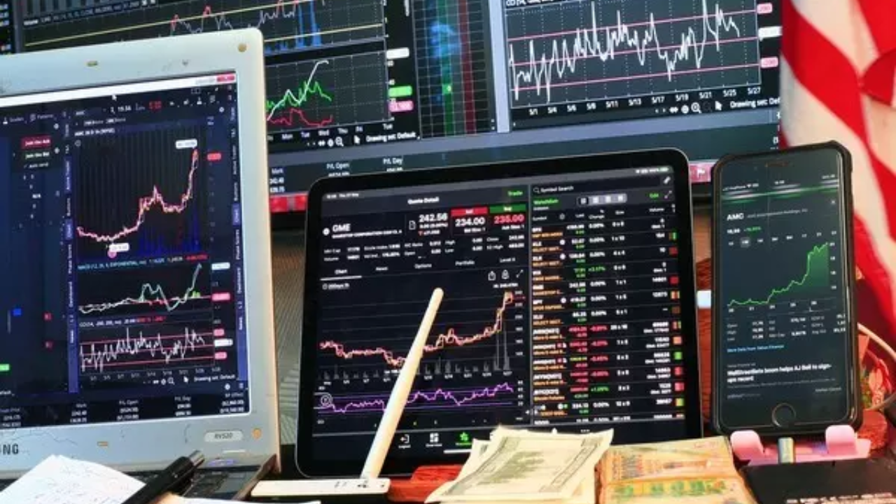 Asian shares take a breather: Japanese Yen weakens sharply; Brent and WTI crude prices fall after overnight spike
