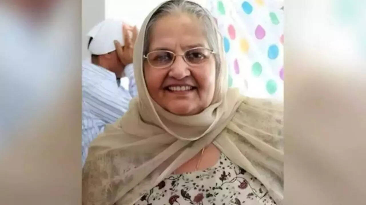 Dentures are &lsquo;your fault&rsquo;, Harjit was told when she refused ice