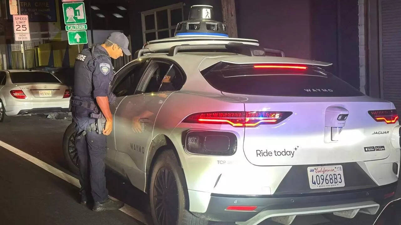California cops pull over robot taxi; left scratching heads on who to ticket