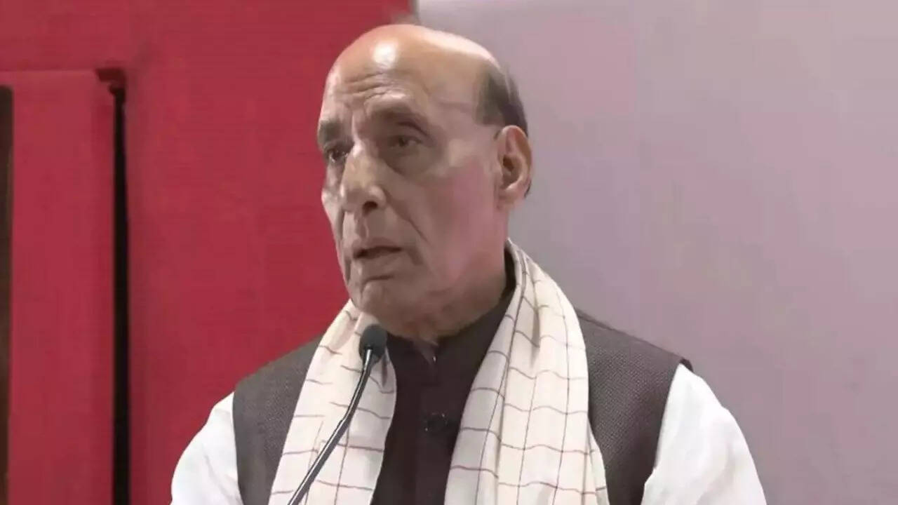 Any misadventure ...: Rajnath flags Pak military build-up in Sir Creek; warns of &lsquo;decisive response&rsquo;
