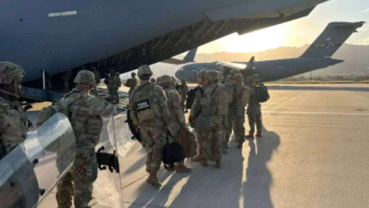 Texas invades Illinois: Trump&rsquo;s move sparks uproar - is US headed for a new civil war?