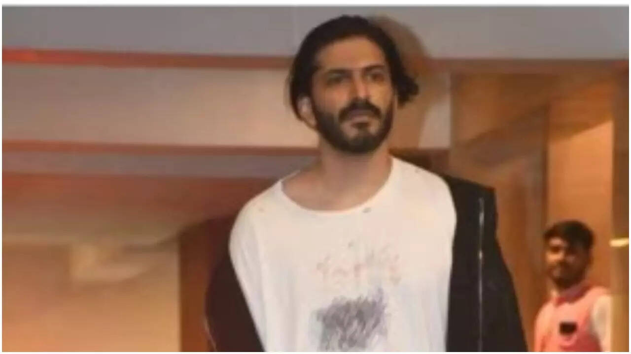 Harsh defends casual look at Anshula's engagement