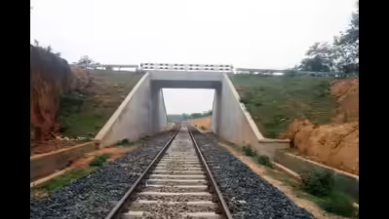 At over Rs 3.1 lakh crore, road & railway ministries see record capex in April-September