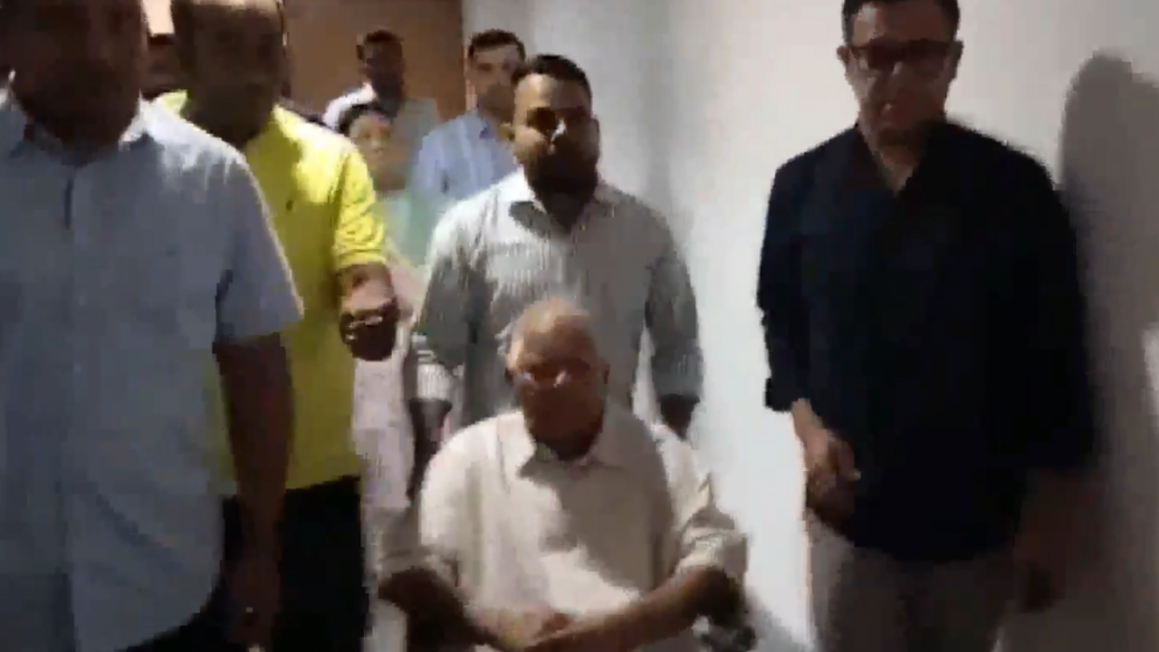 IRCTC scam: Delhi court frames charges against Lalu, Rabri Tejashwi & others