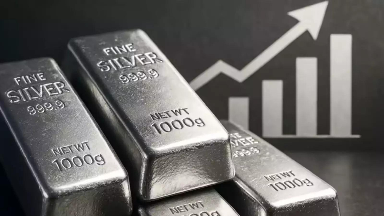 Silver rate today: White metal hits lifetime high at Rs 1.85 lakh/kg; festive demand & weak rupee drive bullion rally