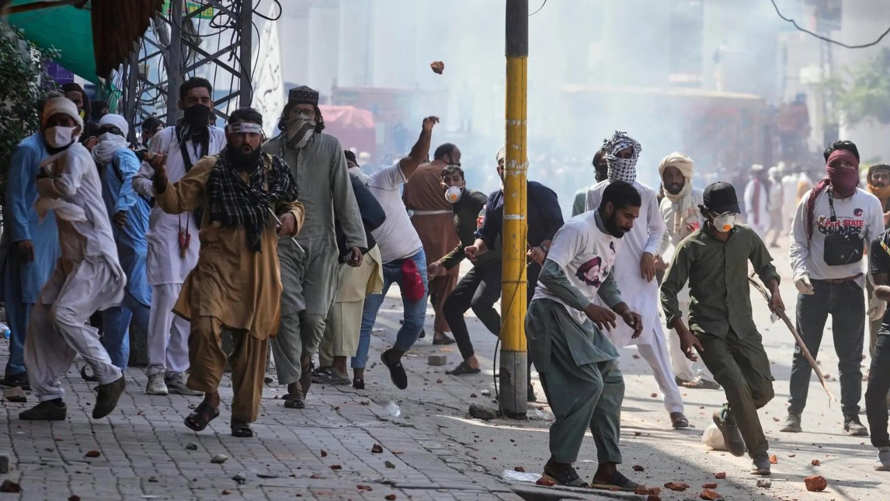 'Violent and terrorist activities': Pakistan cabinet bans TLP party