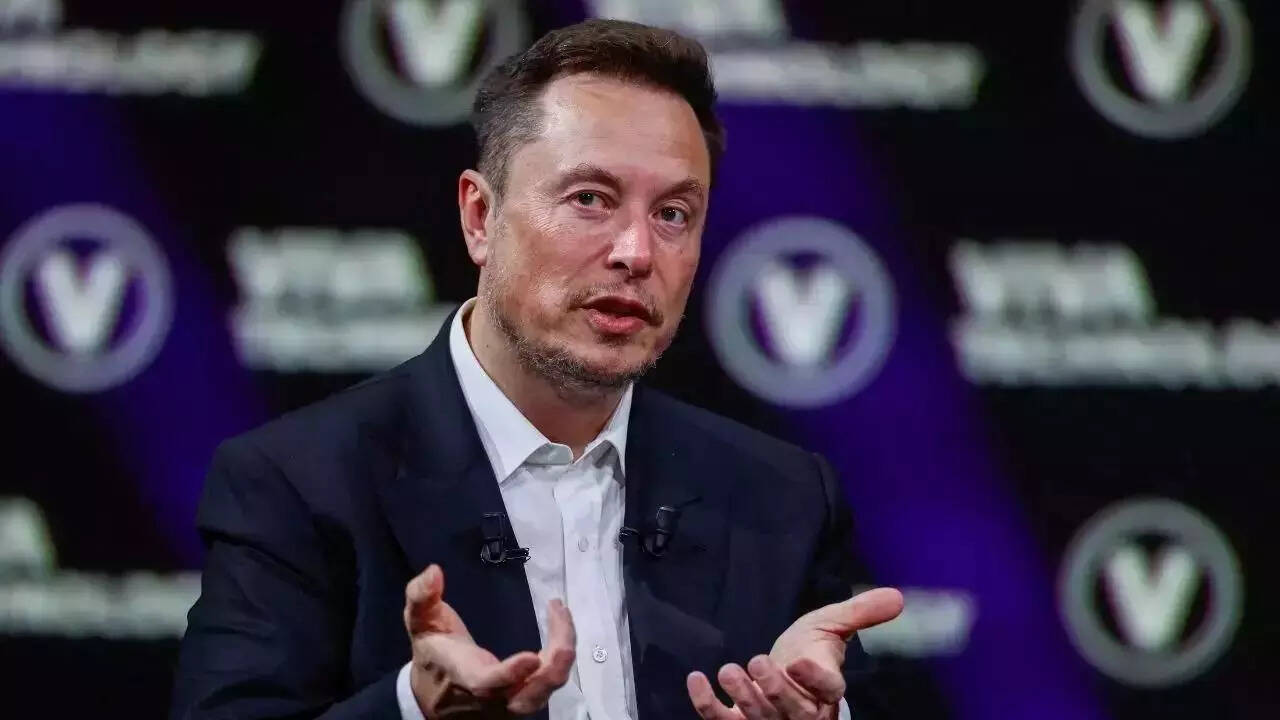 Elon Musk attacks 'legacy media' again, this time defending his AI-powered database Grokipedia