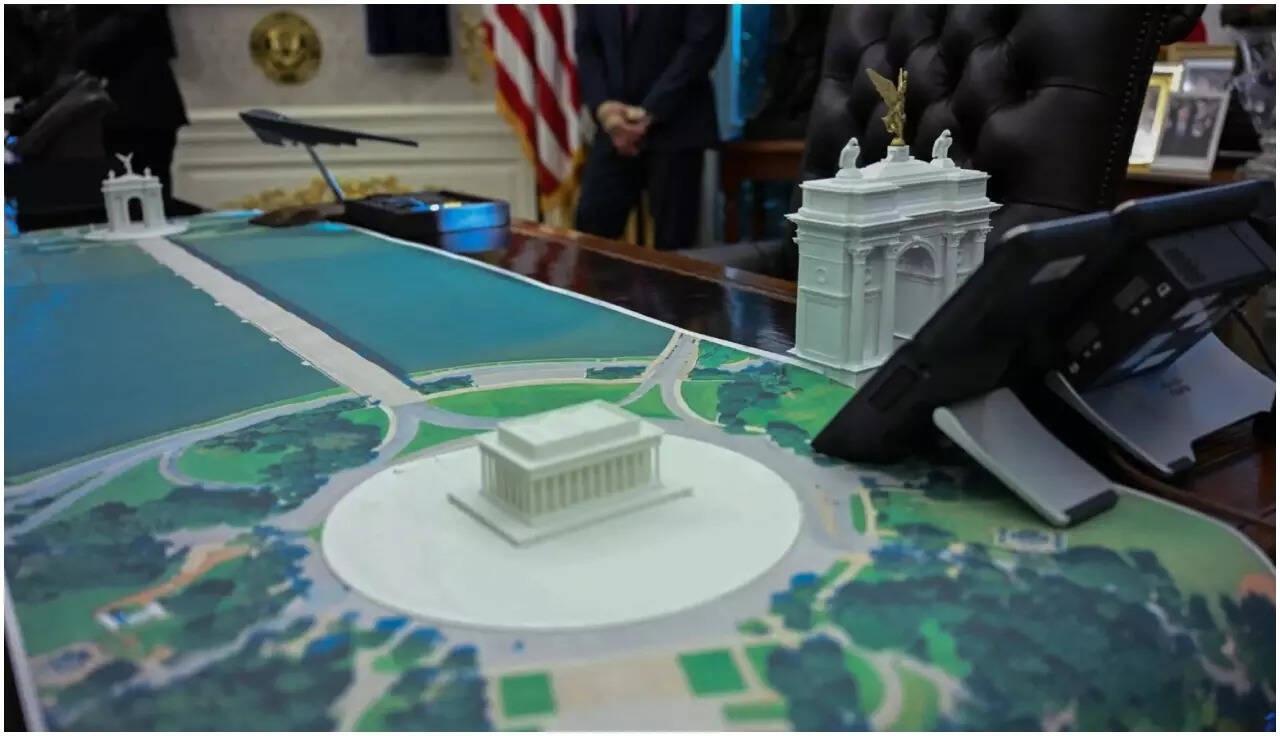 Trump fires Fine Arts board in charge of reviewing construction projects, including Ballroom — Report