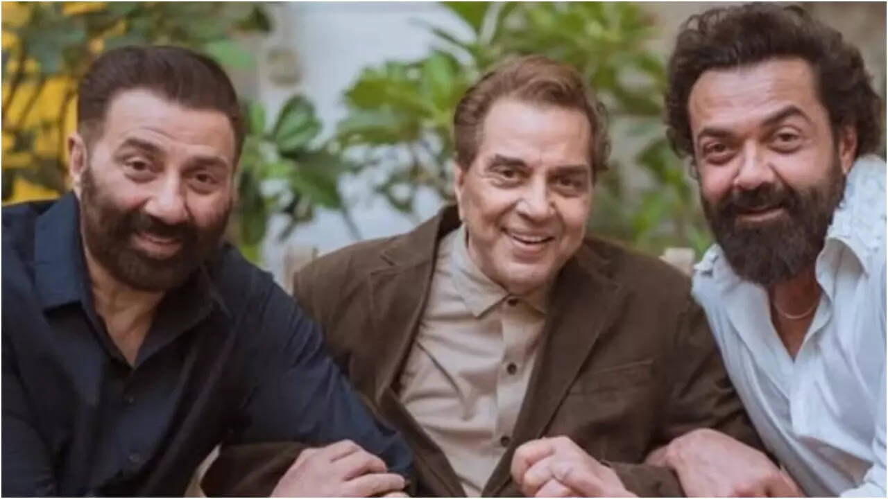 Dharmendra under close observation; Sunny, Bobby are by his side