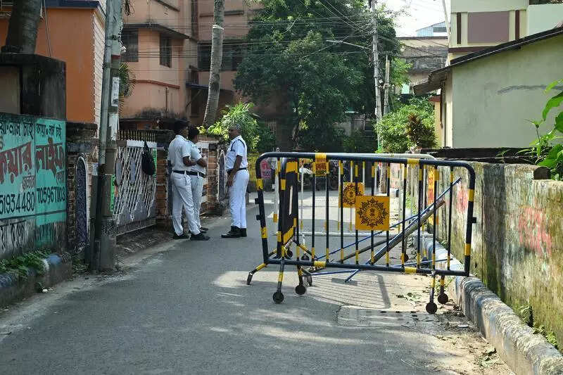 Ex-BF shoots woman out on morning walk in Barisha