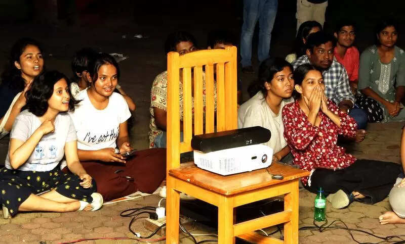 Women, men reclaim night streets after Blue win in Navi Mumbai