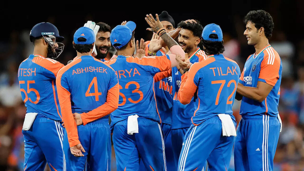 IND vs AUS : Zampa gets Abhishek; India one down