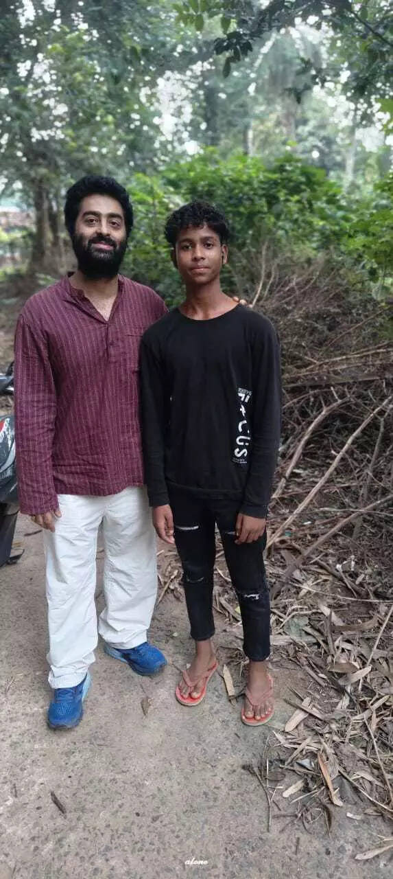 Arijit Singh and Wife Koel Roy Spotted on Scooter Outing in Dumka, Showcasing Star's Humble Side