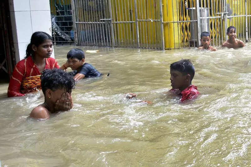 KMC to set up 21 lifting stations for tide relief