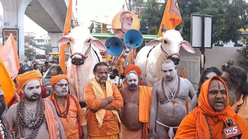 Yuga Thulasi’s Shiva Kumar back in poll ring with his bovine mission